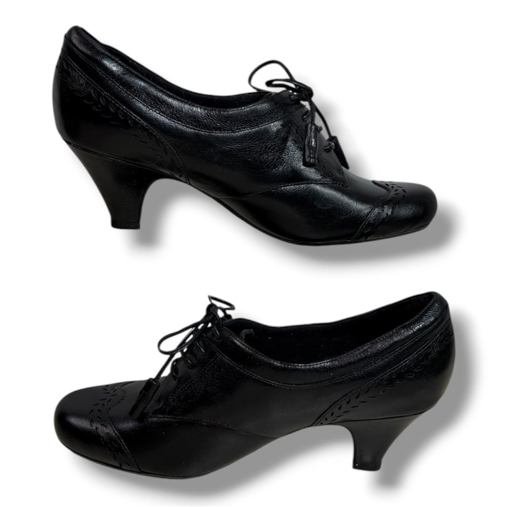 Clarks Artisan Black Leather Lace Up Oxford Wingtip Pumps Brogue Heels 6.5M Goth